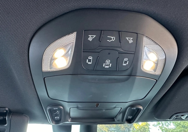 Chrysler Pacifica cena 159600 przebieg: 53295, rok produkcji 2020 z Mława małe 211